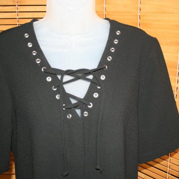 Karen Kane Black Dress w/Drop V Neck with Eyelets and Lace Up Size M - Picture 5 of 10